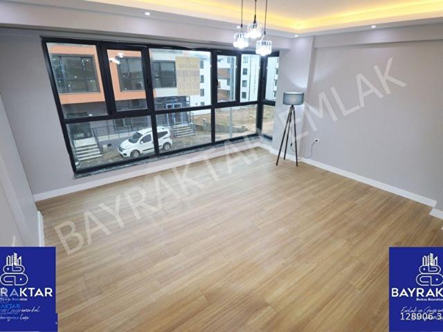 Bandırma Yeni Mahalle'de Kiralık 2+0 Ara Kat Lüks Sıfır Daire Bayraktar Emlak'tan