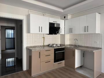 Bandırma Mavi Emlaktan Yeni Mah. 1+1 Ara Kat Kiralık Daire.