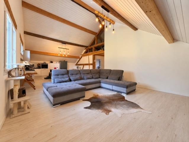 Bände und Charakter – 4,5 Zimmer in einem renovierten Bauernhaus