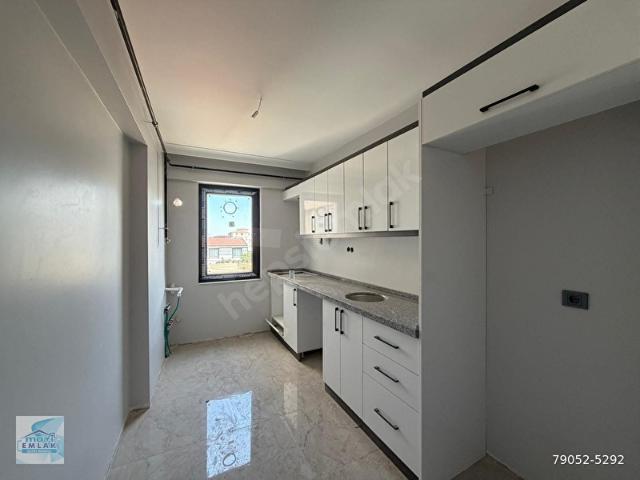 BANDIRMA MAVİ EMLAKTAN YENİ MAHALLEDE 2+0 ARA KAT SATILIK DAİRE