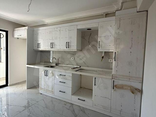 BANDIRMA MAVİ EMLAKTAN 100.YIL MAH. ARAKAT 2+1 SATILIK DAİRE