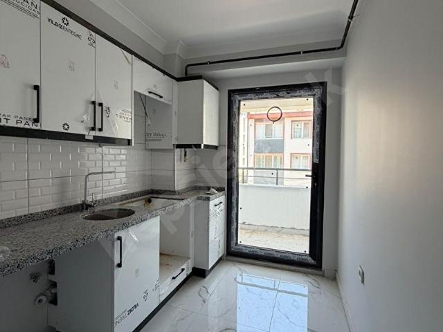 BANDIRMA MAVİ EMLAKTAN 600 EVLER MAH. 2+1 SATILIK DAİRE