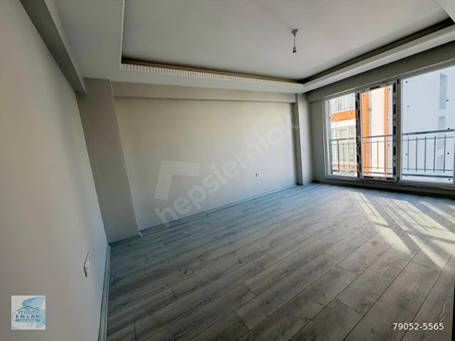 BANDIRMA MAVİ EMLAKTAN 600 EVLER MAHALLESİNDE 2+1 SATILIK DAİRE