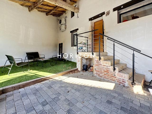 BANEINS: bâtisse rénovée 91 m2, 2 CH, 245 m2 terrain 91m² Baneins
