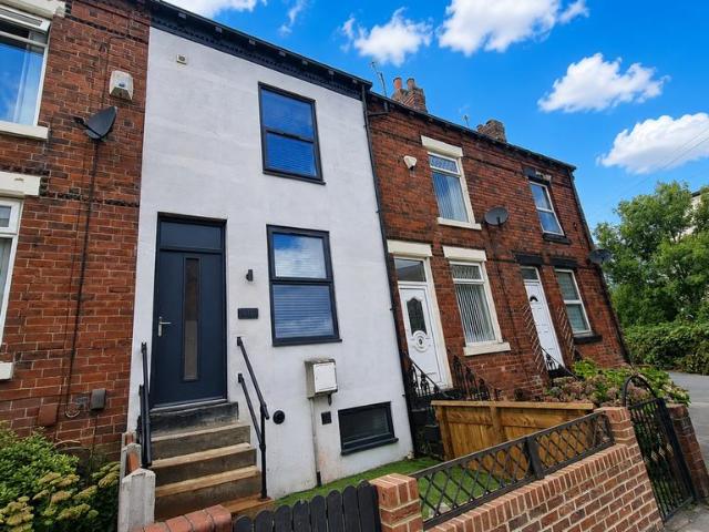 Bangor Terrace, Leeds, West. 4 bed terraced house to rent £1,300 pcm £300 pw