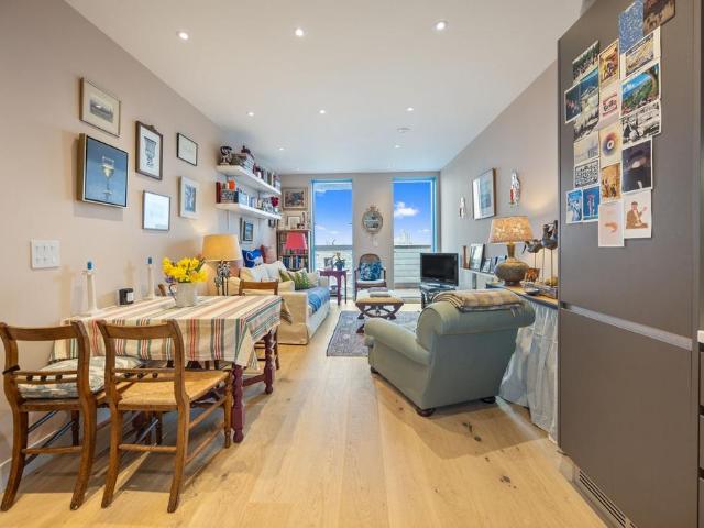 Banister Road, Prime House, W10 2 bed apartment to rent £2,750 pcm £635 pw