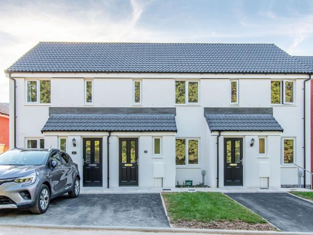 Banjo Close, Liskeard PL14, 2 bed terraced house to rent, £950 pcm | PrimeLocation