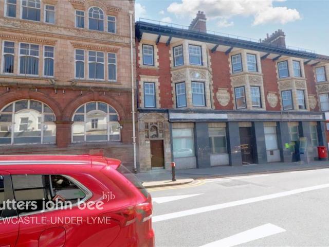 Bank Chambers, High Street, Tunstall 2 bed flat to rent £725 pcm £167 pw