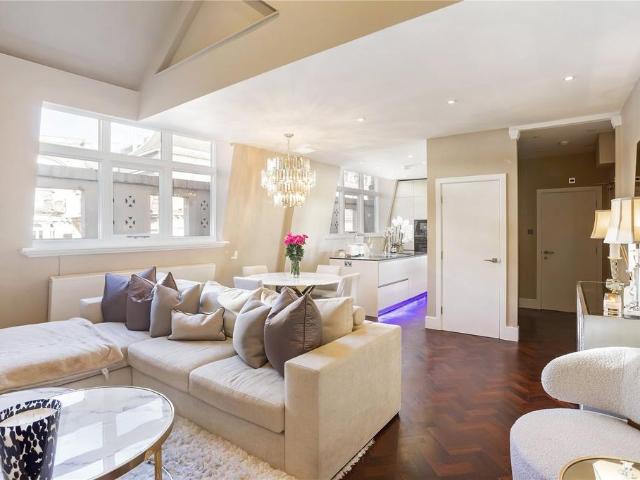 Bank Chambers, 25 Jermyn Street. 2 bed duplex to rent £7,250 pcm £1,673 pw