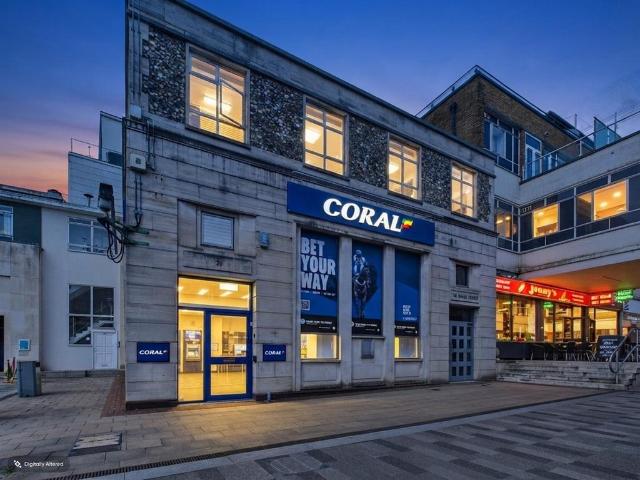 Bank Court, Hemel Hempstead. 1 bed apartment to rent £1,200 pcm £277 pw