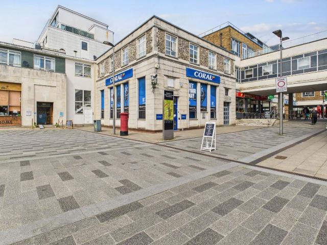 Bank Court, Hemel Hempstead HP1, 1 bed flat to rent, £1,200 pcm | PrimeLocation