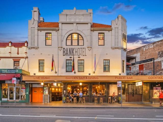 Bank Hotel