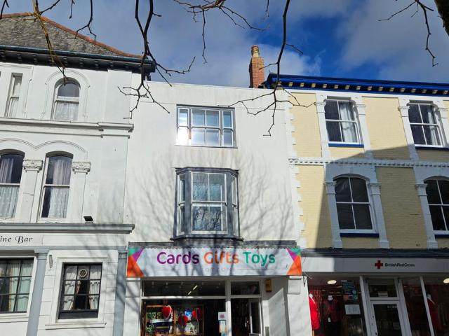Bank House, Church Walk, Great Torrington EX38, 2 bed flat to rent, £775 pcm | PrimeLocation