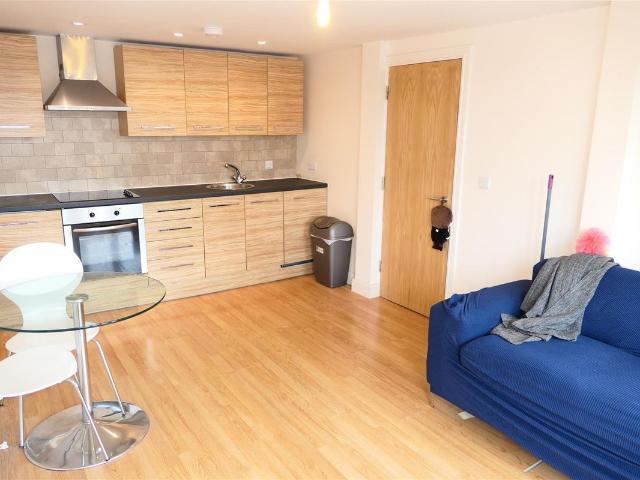 Bank House, Queen Street, Leeds LS27, 1 bed flat to rent, £800 pcm | PrimeLocation
