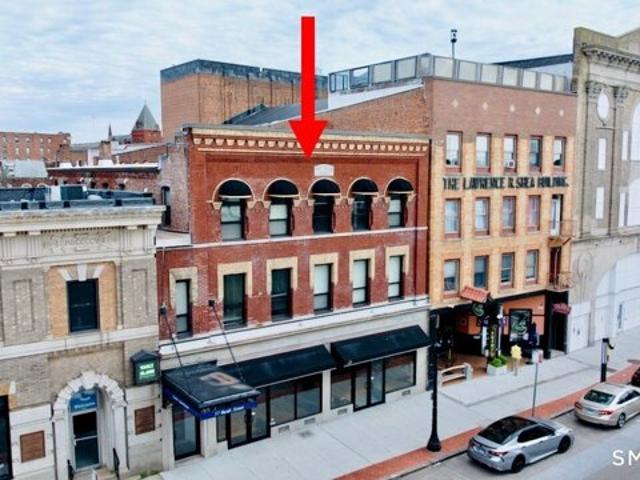 Bank St, New London, Home For Sale