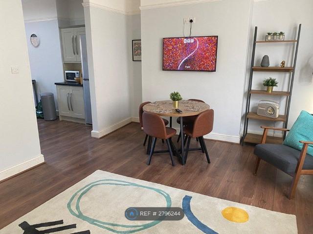 Bank St, Ashford TN23, 2 bed maisonette to rent, £1,100 pcm | PrimeLocation