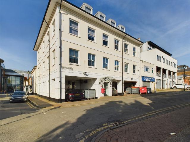 Bank Street, Town Centre, Ashford TN23, 2 bed flat to rent, £1,050 pcm | PrimeLocation