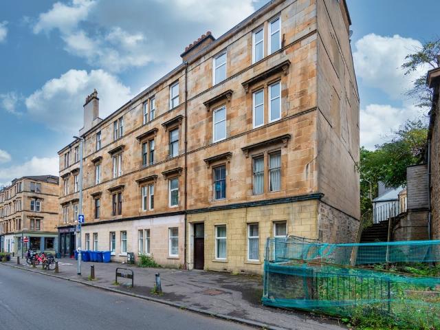 Bank Street, Glasgow G12, 2 bed flat to rent, £1,495 pcm | PrimeLocation