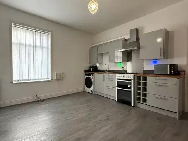 Bank Street, Manchester M11 2 bed flat to rent £950 pcm £219 pw