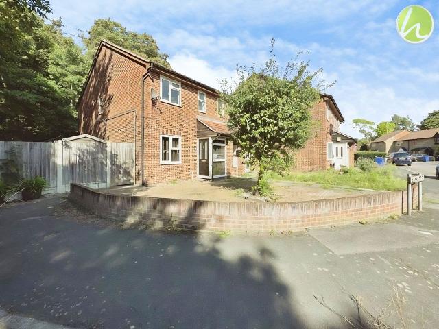 Bankfoot, Badgers Dene RM17, 2 bed flat to rent, £1,400 pcm | PrimeLocation