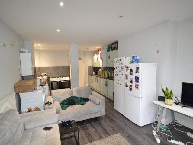Bankfield Avenue, Victoria Park, Manchester, M13 0ZP, United Kingdom | Room for rent #136867384 | Rentberry