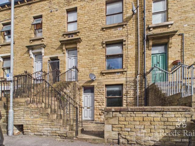 Bankfield Road, West Yorkshire HD1 1 bed apartment to rent £500 pcm £115 pw
