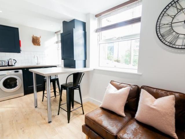 Bankfield Road, Huddersfield HD1, 2 bed flat to rent, £559 pppm | PrimeLocation