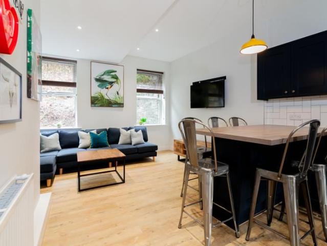 Bankfield Road, Huddersfield HD1, 6 bed flat to rent, £325 pppm | PrimeLocation