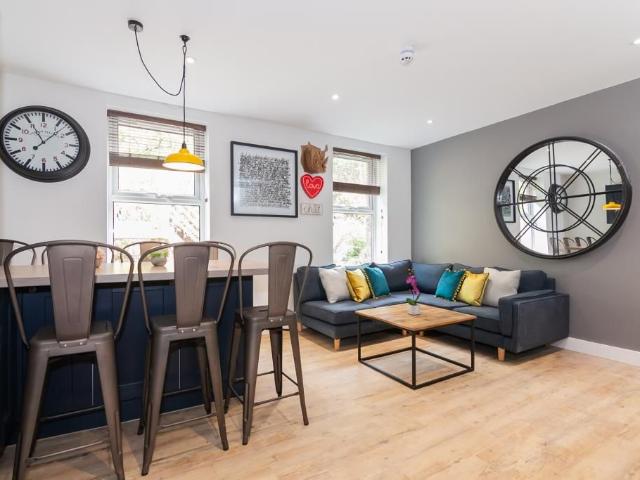Bankfield Road, Huddersfield HD1, 7 bed flat to rent, £321 pppm | PrimeLocation