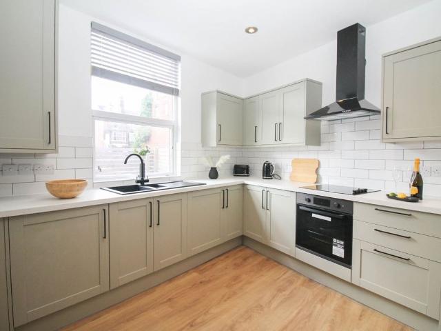 Bankfield Terrace, Burley, Leeds, West Yorkshire LS4, 4 bed end terrace house to rent, £2,565 pcm | PrimeLocation