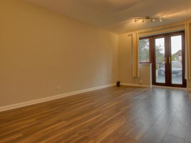 Banks Road, Borehamwood WD6, 1 bed flat to rent, £975 pcm | PrimeLocation