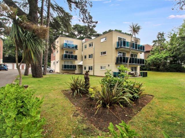 Banks Road, Poole 2 bed apartment to rent £1,850 pcm £427 pw