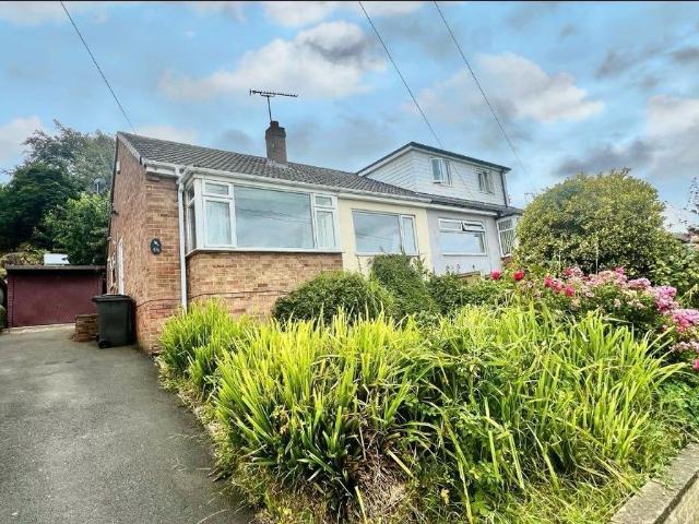 Banksfield Crescent, Yeadon, Leeds, West Yorkshire LS19, 2 bed bungalow to rent, £925 pcm | PrimeLocation