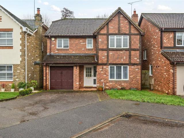 Bankside, Dunton Green, Sevenoaks. 4 bed detached house to rent £3,500 pcm £808 pw