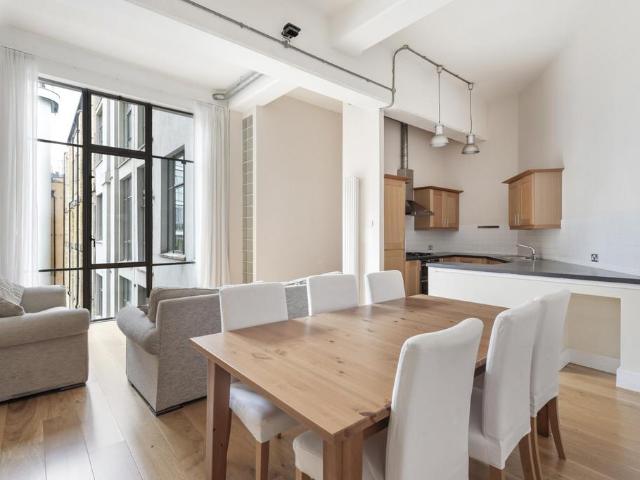 Bankside Lofts, Hopton Street, London. 2 bed apartment to rent £3,033 pcm £700 pw