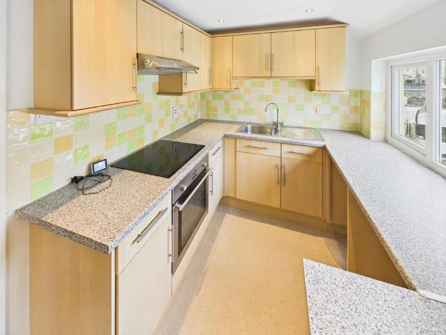 Bannawell Street, Bannawell Court. 2 bed flat to rent £850 pcm £196 pw