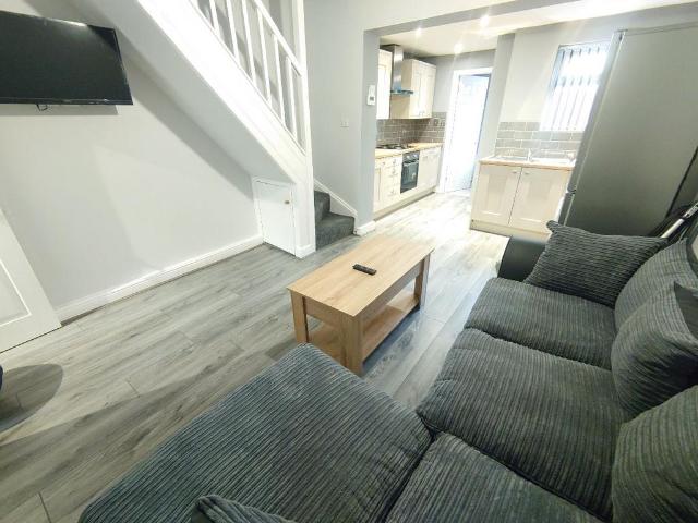Banner Street, Liverpool 3 bed terraced house to rent £1,755 pcm £405 pw