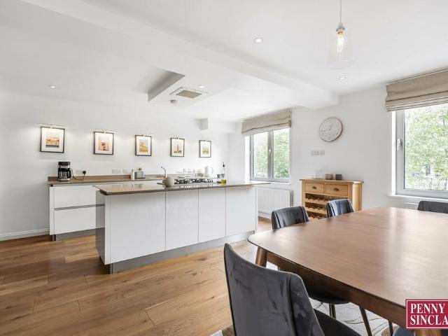 BANNISTER CLOSE, OXFORD, OX4 4 bed terraced house to rent £3,295 pcm £760 pw