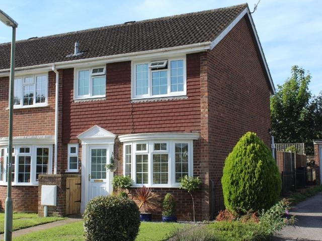 Bannister Close, Witley GU8, 3 bed end terrace house to rent, £1,995 pcm | PrimeLocation