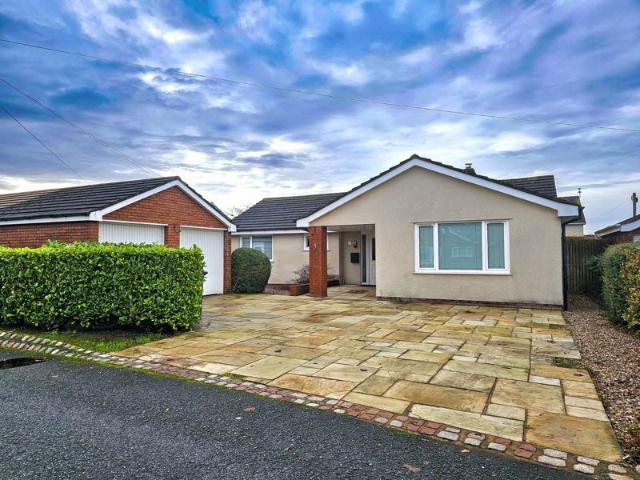 Bannistre Court, Tarleton, Preston PR4, 3 bed detached bungalow to rent, £1,400 pcm | PrimeLocation