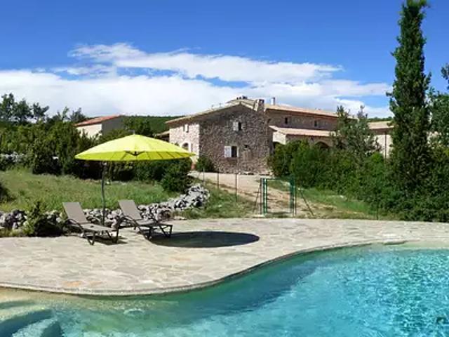 Banon 04150 Achat / Vente maison 15 pièces t15 piscine jardin