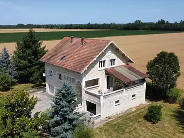 Bans 39380 Achat / Vente maison 8 pièces t8 au dernier étage terrasse