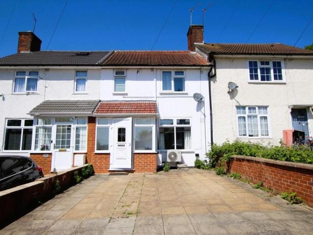 Banstock Road, Edgware 3 bed terraced house to rent £2,400 pcm £554 pw