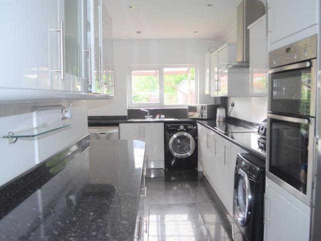 Banstead Gardens, Edmonton 3 bed terraced house to rent £2,350 pcm £542 pw