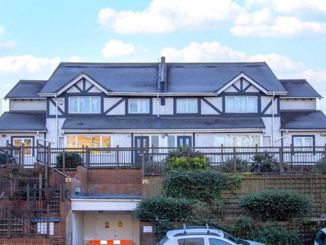 Banstead Road, Purley 1 bed apartment to rent £1,325 pcm £306 pw
