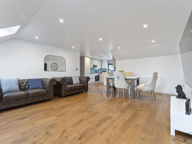 Banstead Road, Purley CR8, 2 bed flat to rent, £2,250 pcm | PrimeLocation