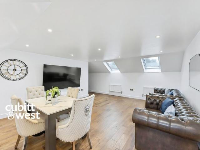 Banstead Road, Purley CR8 2 bed apartment to rent £2,250 pcm £519 pw