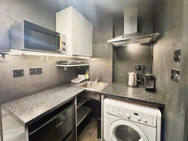 Banstead Road South, Sutton SM2, Studio to rent, £1,200 pcm | PrimeLocation