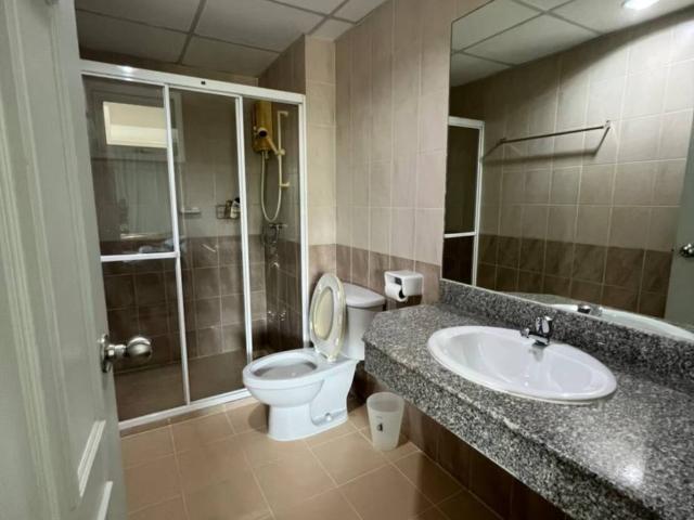 BAAN RUENROM: Elegant 2 Bed Condo at Cha am