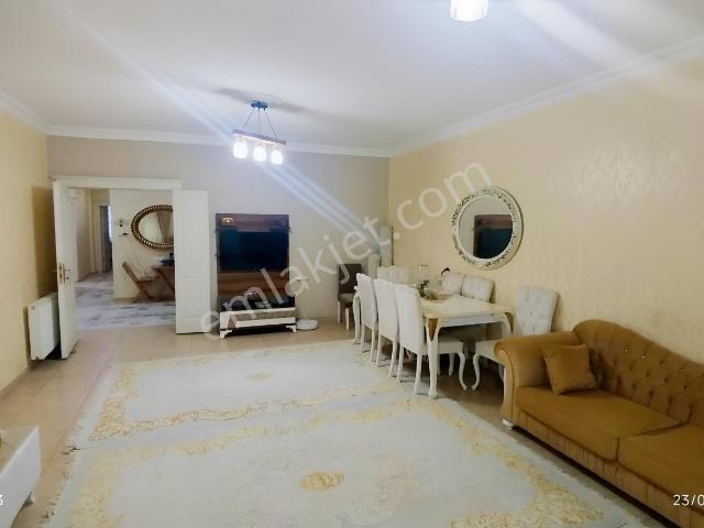Babacandan Ertuğrul Gazide Satılık 4+1 Asansörlü Bakımlı Daire